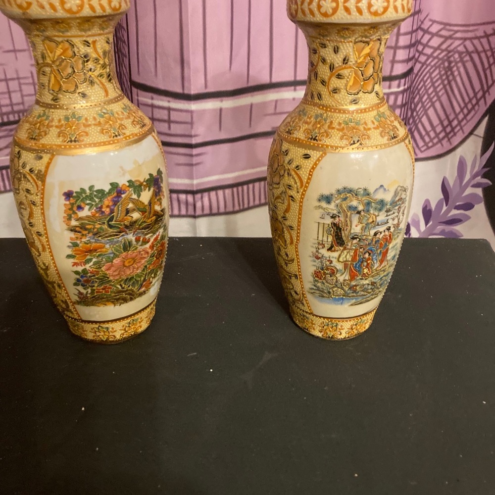 2 antique oriental (‘50’s) hand painted vases, beautiful,excellent condition